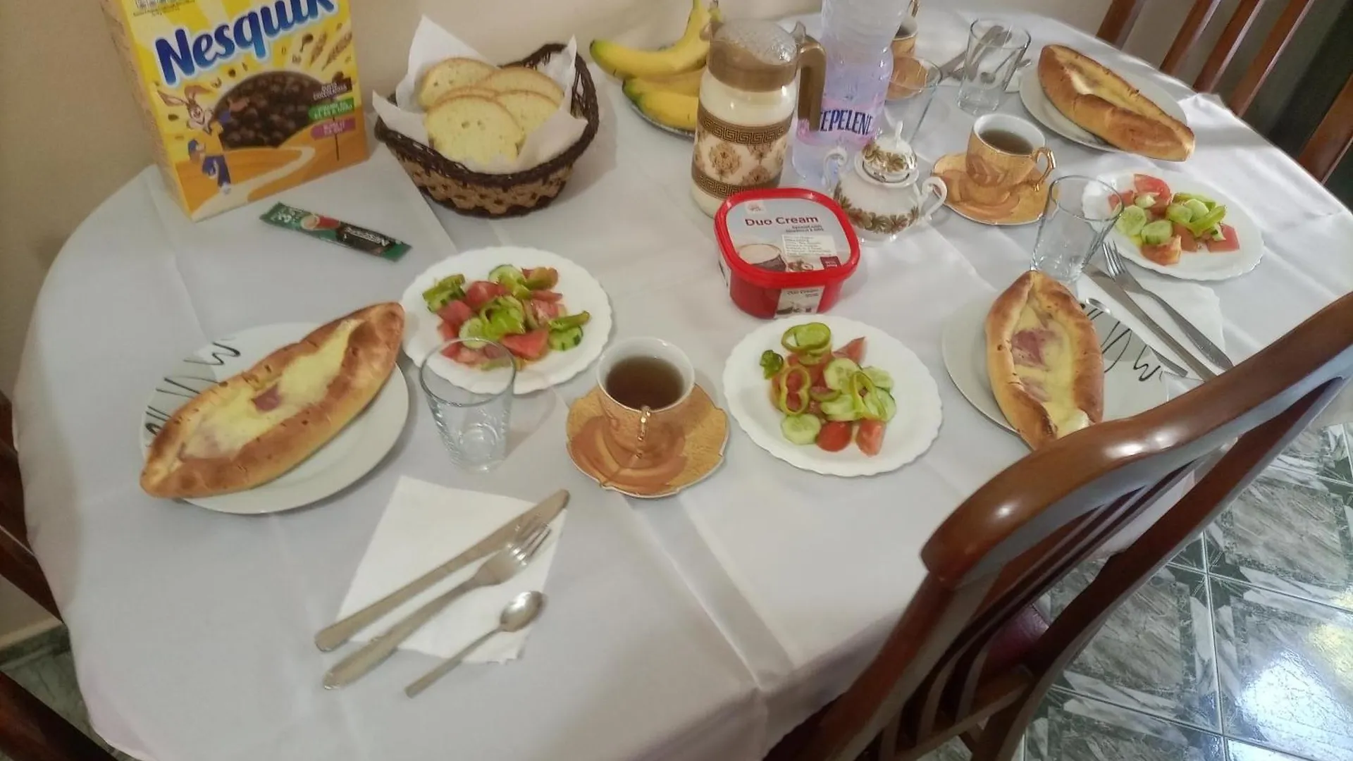 בית הארחה בראט Twins Villa Mangalem אלבניה