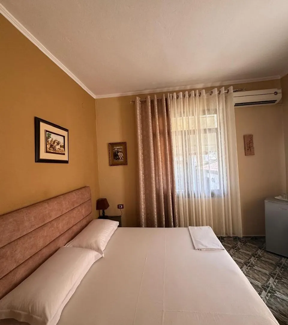 Twins Villa Mangalem Μπεράτ 0*,
