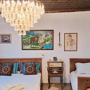  Guest house Alvaro Kadiu