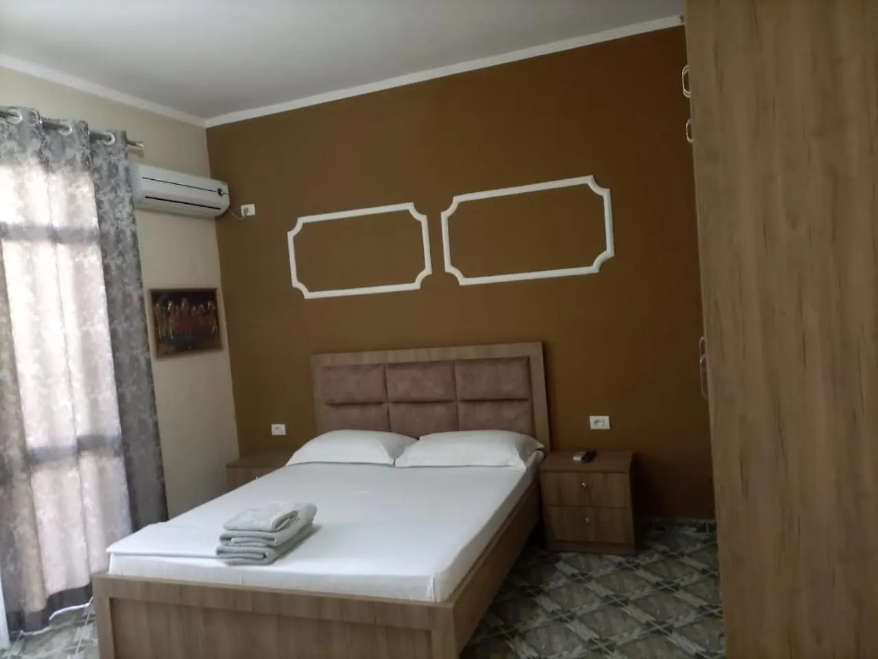 Twins Villa Mangalem Berat Guest house